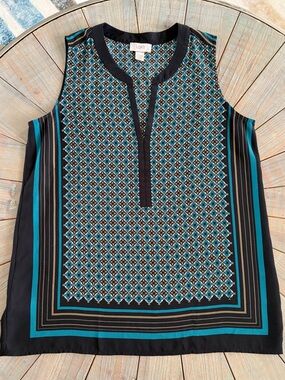 Loft sleeveless geometric print v-neck top. 
- Size Medium